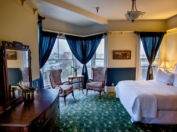 The Inn at 2nd & C image 11