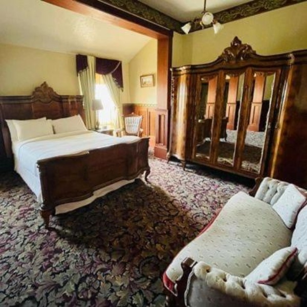 The Inn at 2nd & C image 9